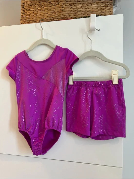 Girls' Shiny Magenta Dance Leotard & Shorts Set - Size S/CH 6/6x