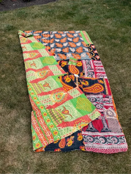 Vintage Indian Kantha Quilt Reversible Cotton Throw Blanket – Green, Red & Paisl
