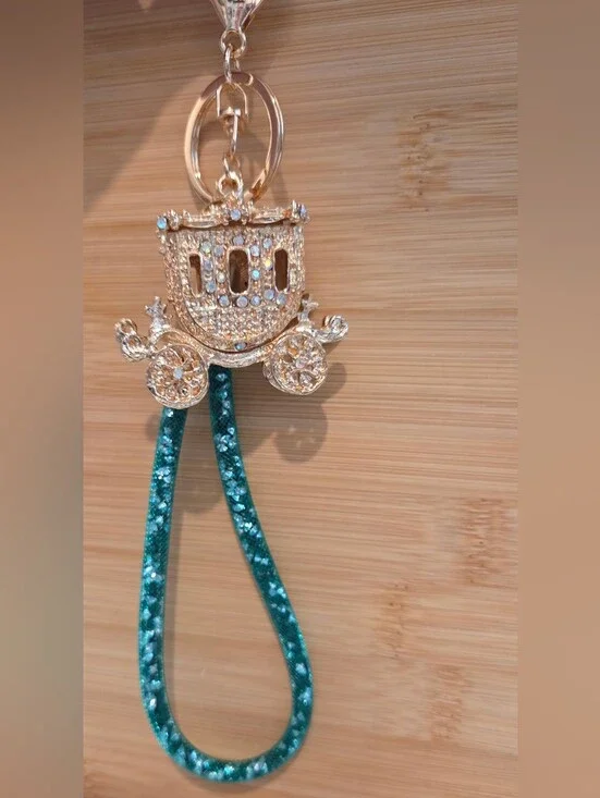✨ Luxury Rhinestone Cinderella Carriage Bag Charm & Keychain ✨