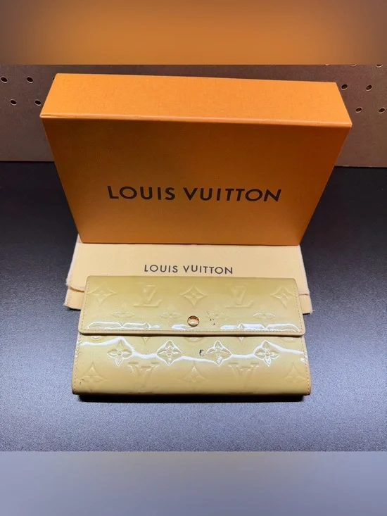 Louis Vuitton Yellow Vernis Sarah Wallet