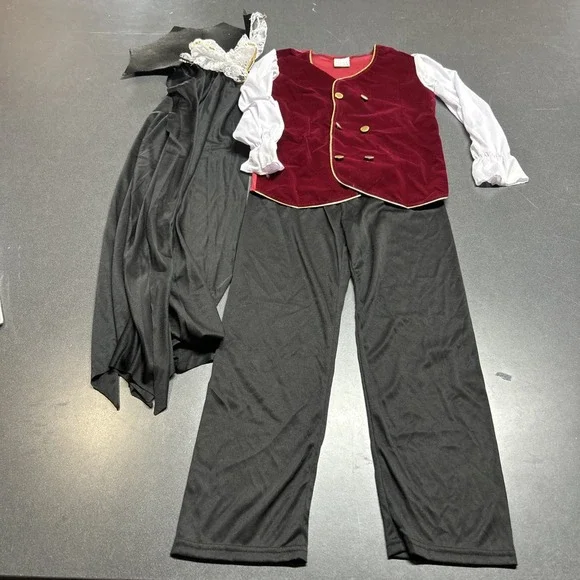 Noble Vampire Halloween Costume KIDS CHILD SIZE XL (130-140CM)