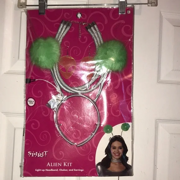 NIP Spirit Alien Accessories Kit