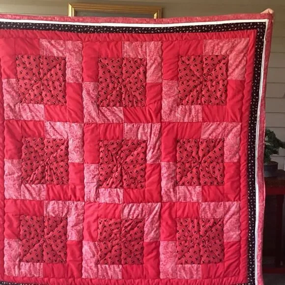 NWT Hand Crafted “Scotty Lovers” Red White and Black Elegant Lap Quilt