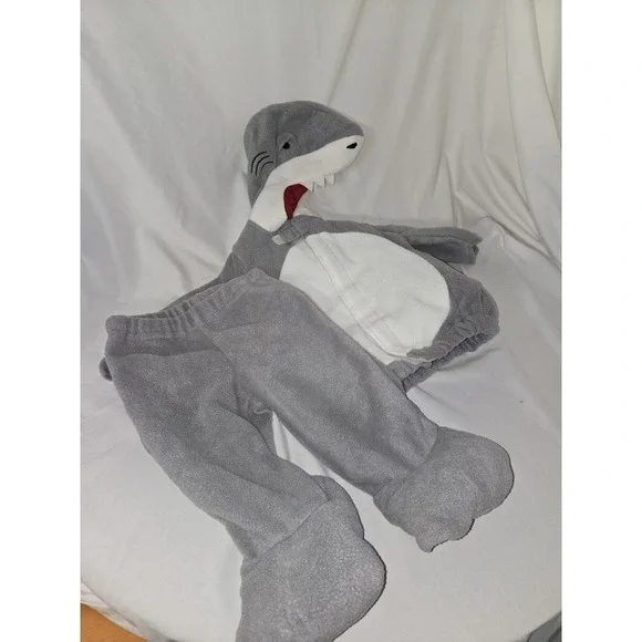 Old Navy Gray Shark Fleece Halloween Costume Infant 0-6 Months 2 Piece Set