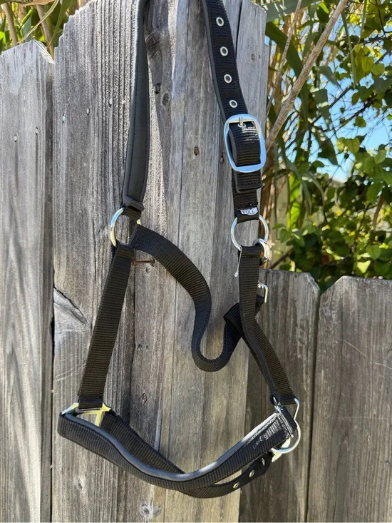 NWOT Black Adjustable Nylon Halter