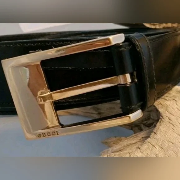 Gucci Men's Black Leather Belt with Solid Buckle