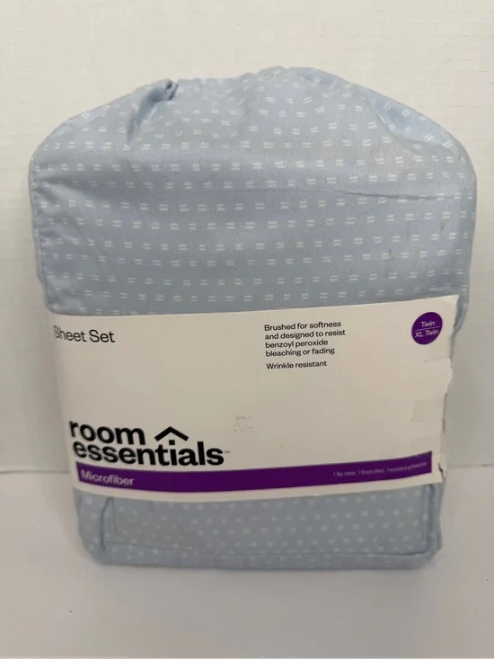 Twin/ Twin XL Microfiber Sheet Set, Blue & white Polka Dots- Room Essentials