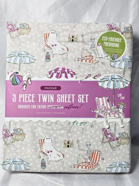 Envogue Twin Sheet Set with Beach Ghosts and Pink Accents