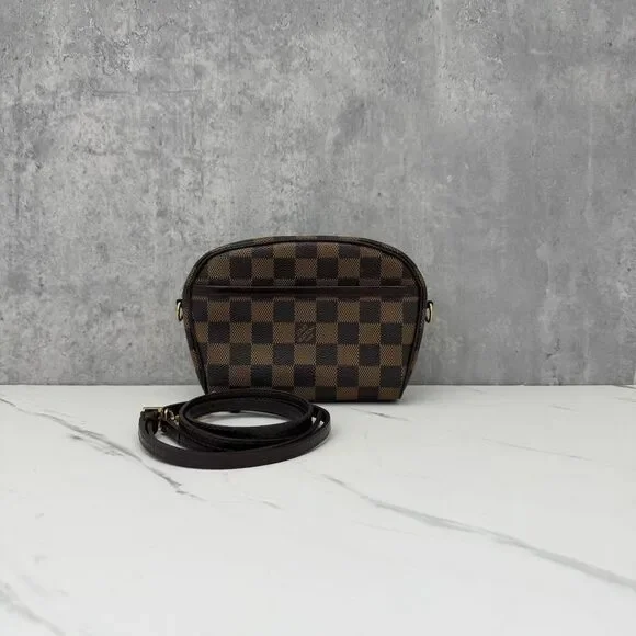 Louis Vuitton Women Pre-Loved Bag Very Good Condition