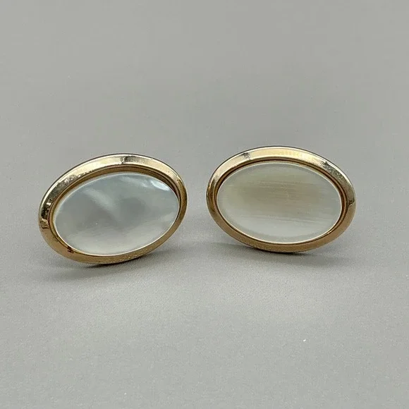 Hickok Gold Tone Oval Mother of Pearl Cufflinks Classic Formal Men's Vintage