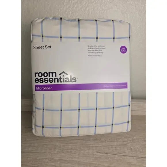 Room Essentials Microfiber Sheet Set Twin/ XL Plaid cream‎ and blue  NWT