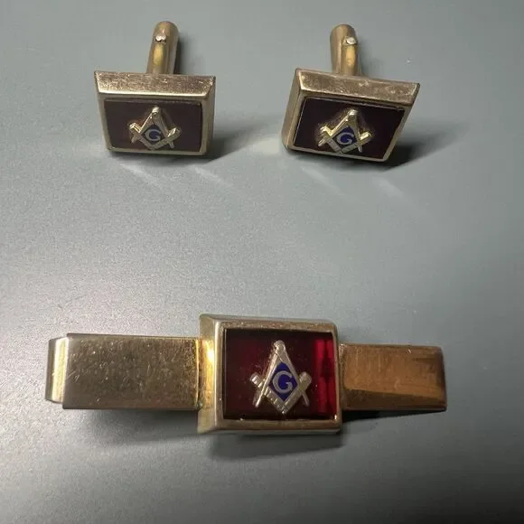 Vintage Anson Masonic Shriners Gold Tone With Red Tie Clip and Cuff Links