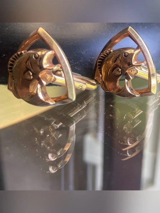 Set of Vintage Hickok Triangular Large Mouth Bass Fish Cufflinks Gold Toned
