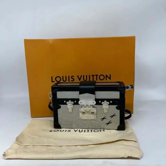 Louis Vuitton Women Pre-Loved Bag Very Good Condition