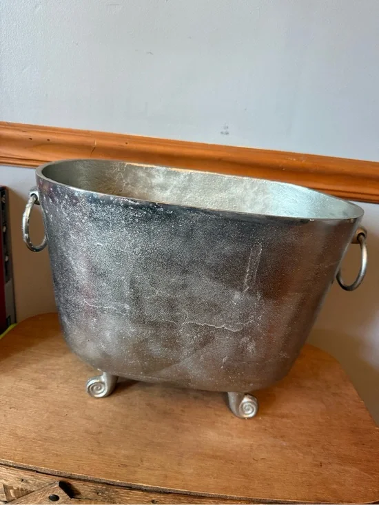 Vintage Style Cast Aluminum Bathtub Wine Cooler Ice Bucket Planter