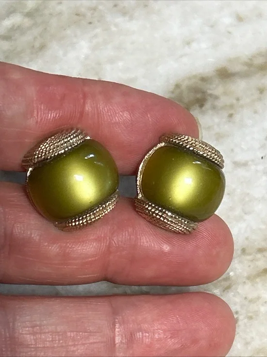 Green Cabochon & Gold Tone Watchband Vintage SWANK Cuff Links men