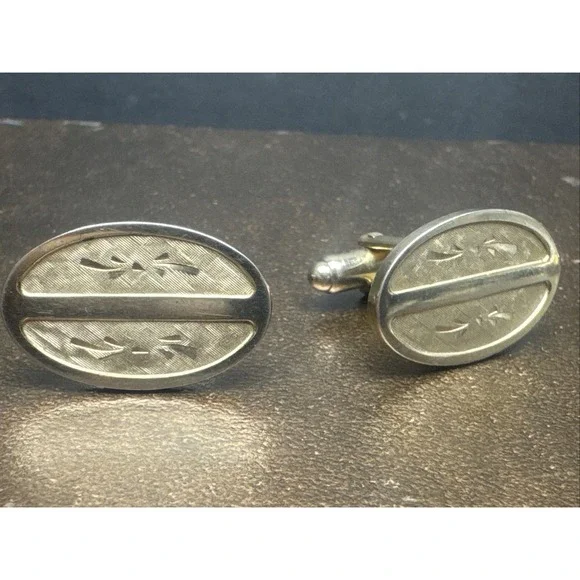 Vintage Oval‎ Gold Tone Cufflinks with Etching