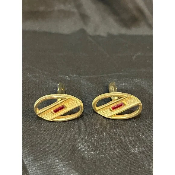 Swank Gold Tone Ruby Red Lucite Cufflinks Cuff Links‎