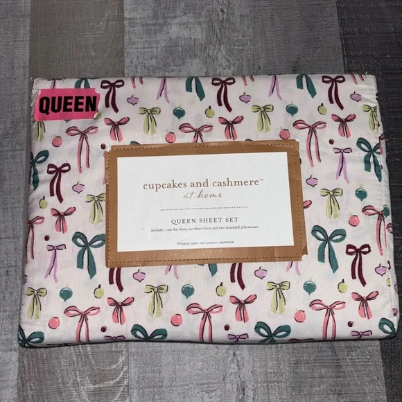 🌻Cupcakes & Cashmere Bow Pattern Queen Sheet Set