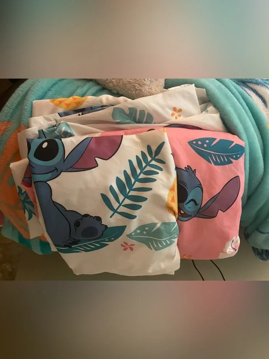 NWOT Lilo & Stitch bedding twin size