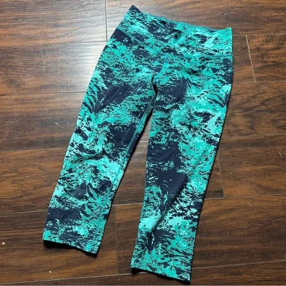 Nike Dri Fit Legendary Printed Running Capri Leggings