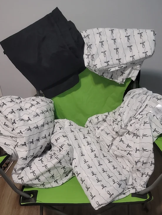 Black & White Bow Pattern King With 4 Pillowcases