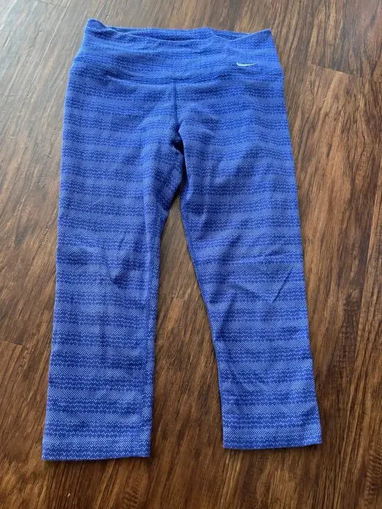 Nike Dri-Fit womens small yoga capris