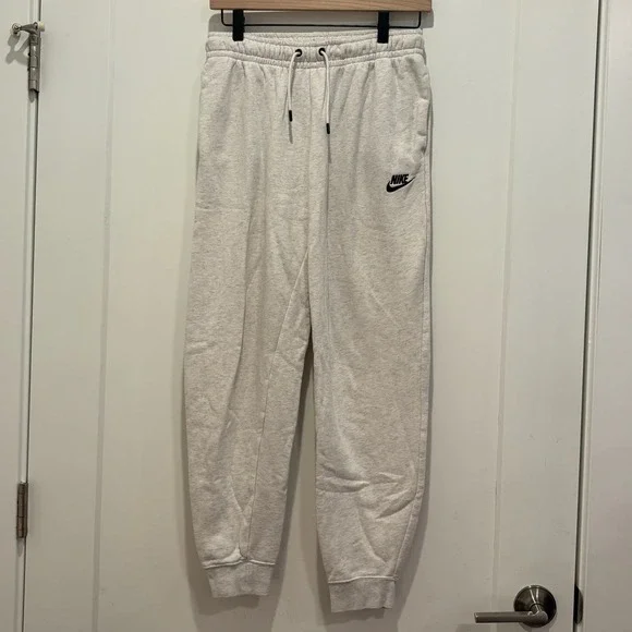 Nike Sportswear Essential Fleece Joggers Womens Small Oatmeal Heather Grey Sweat