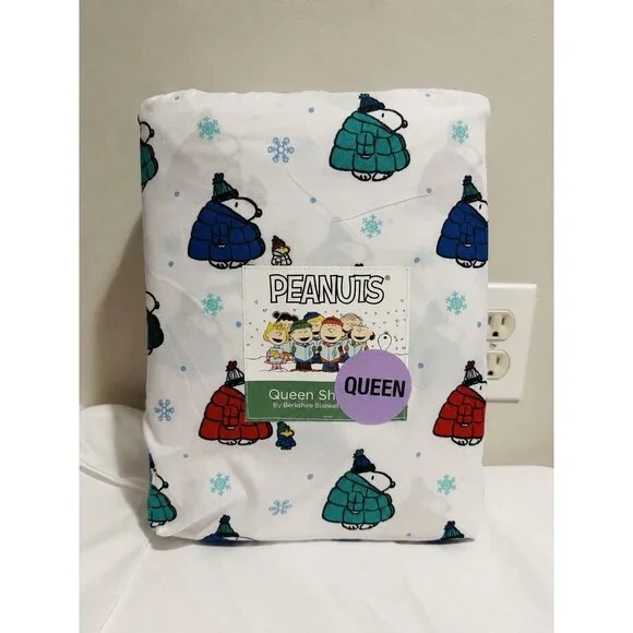 Peanuts Snoopy Woodstock QUEEN Sheet Set Puffer Jacket Christmas NEW
