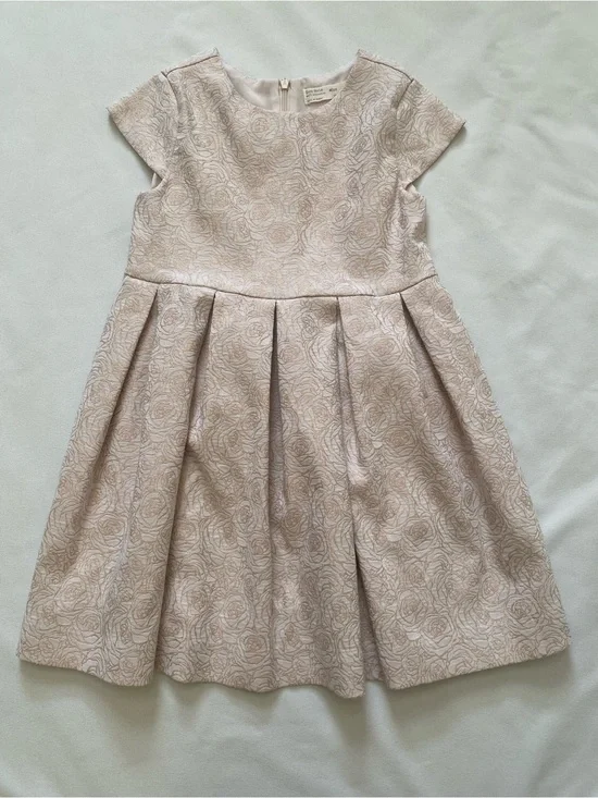 ZARA KIDS GIRLS 7  TAN PLEATED  CAP SLEEVE DRESS