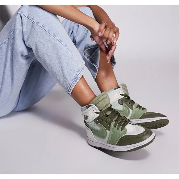 New in box women's AIR JORDAN‎ 1 HIGH method of make olive sneakers 9