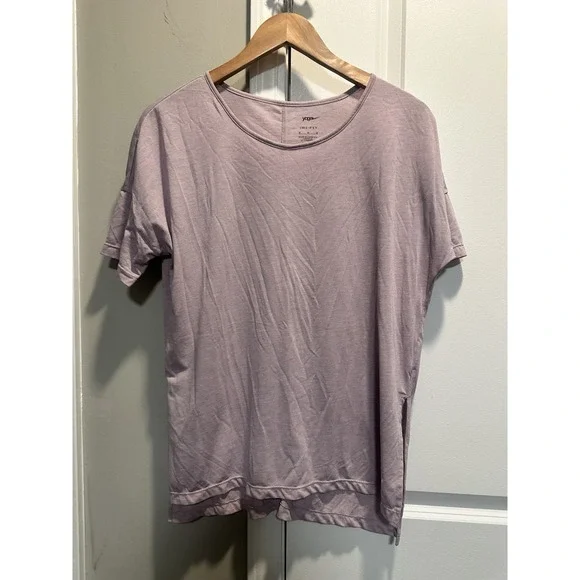 Nike‎ Yoga Light Purple Tee Medium
