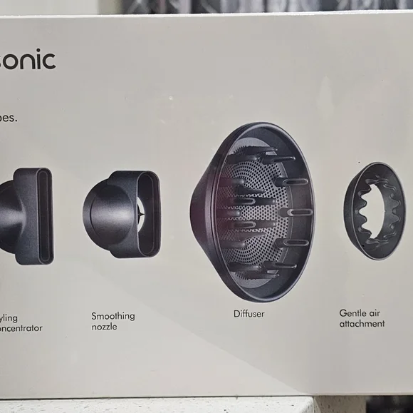 Dyson Supersonic with Attachments