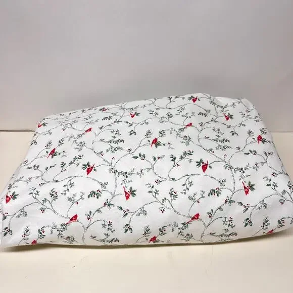 Charter Club Queen Size Fitted Sheet 100% Cotton Holly and Cardinal