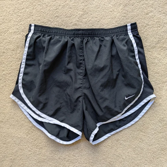 Nike Tempo Women's Brief-Lined Running Shorts Fit Dry - size Small