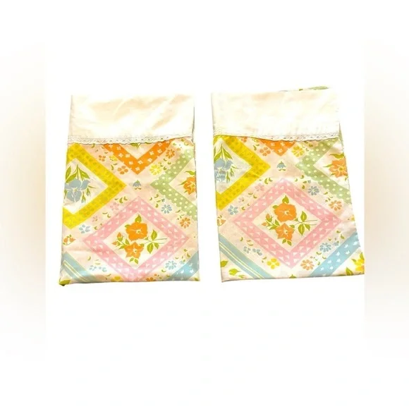 Vintage JcPenney Retro Patchwork Standard Size Shams Set Of 2