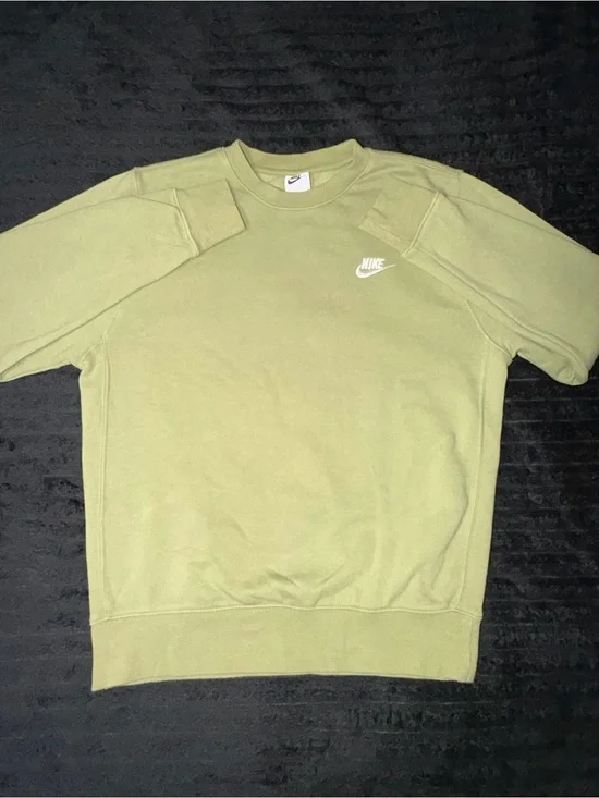 Nike Men's Light Olive Green Crewneck Sweatshirt