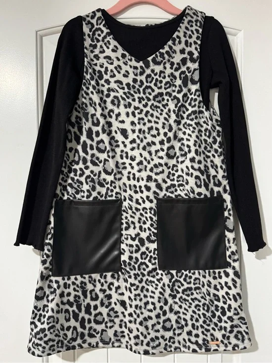 NWOT Tahari  2 piece B&W Leopard Print Pinafore Dress w/ Faux Leather Pockets: 8