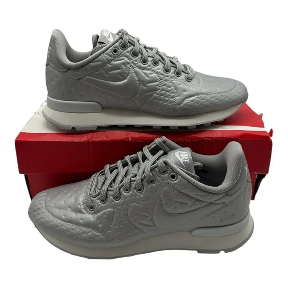 Nike Women's Athletic Shoes Gray