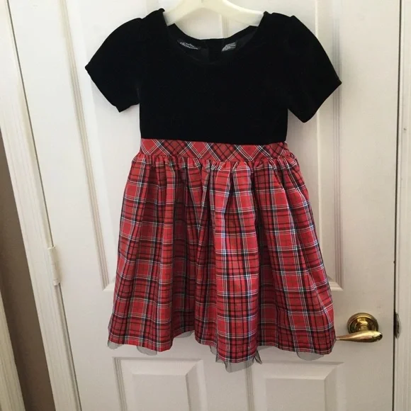 FINAL MARKDOWN Girls ellemenno dress 6 x