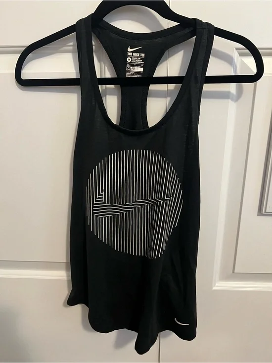 Women’s Nike Dri-Fit Black and White Athletic Tank Top Size Medium Racerback