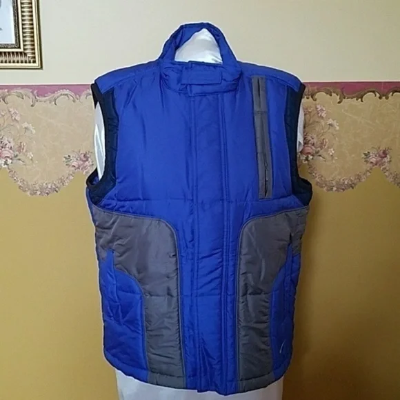 WOMAN'S NIKE OUTDOOR VEST (sz 12-14)‎