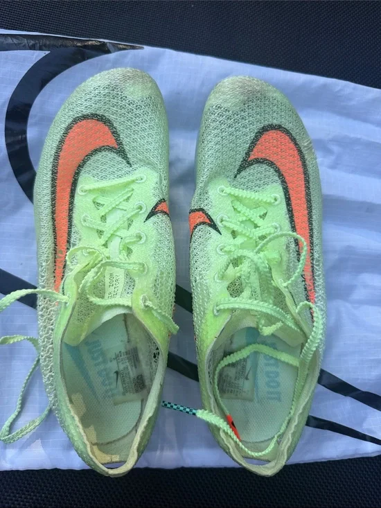 Nike spikes
