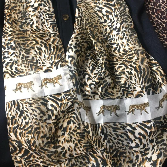 Statement Retro Animal Print Scarf