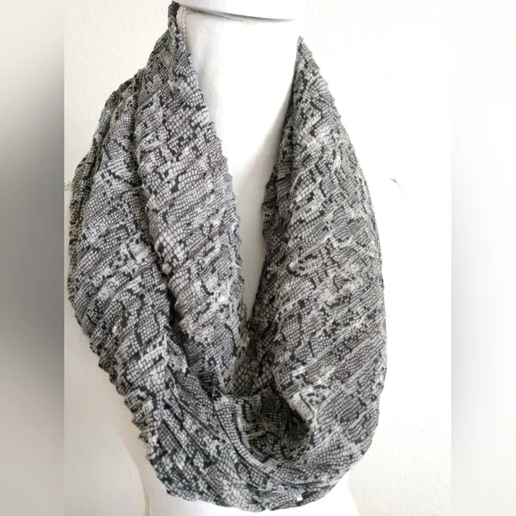 Infinity Scarf Wrap Abstract Reptile Animal Print Grey Black Pleated
