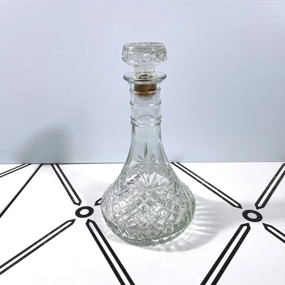VTG Mogen David Cut Glass‎ Decanter Bottle w Cork Stopper 1980 Barware Genie