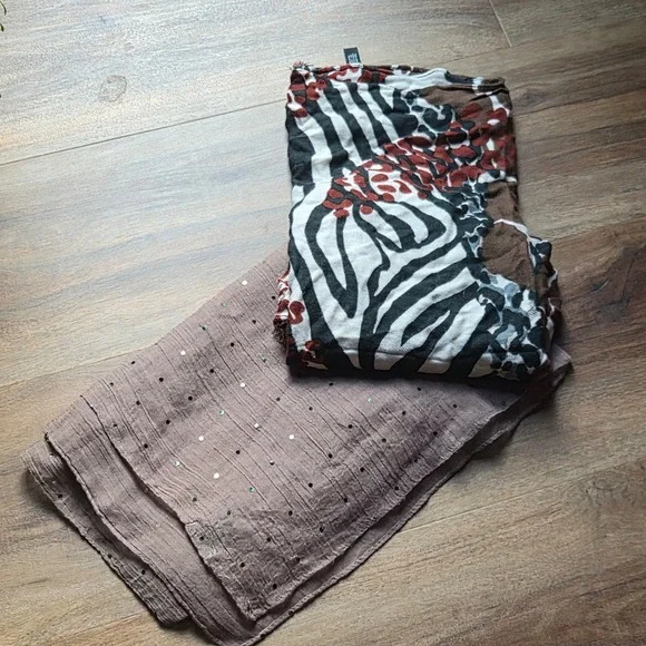 Cynthia Rowley Leopard Scarf & Roxy Sequin Shawl Bundle Womens Brown Red 2pc