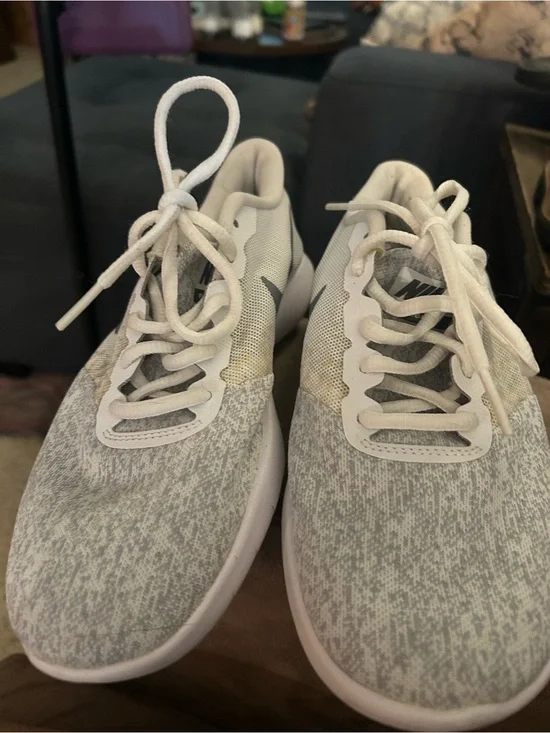 Nike Women's Gray and White Athletic Sneakers