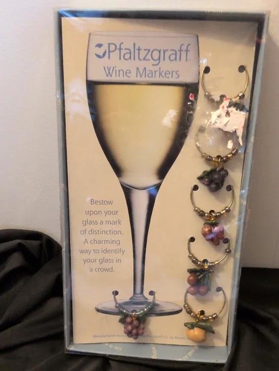 Pfaltzgraff Vintage  Gold-Tone Wine Glass Markers with Fruit Charms