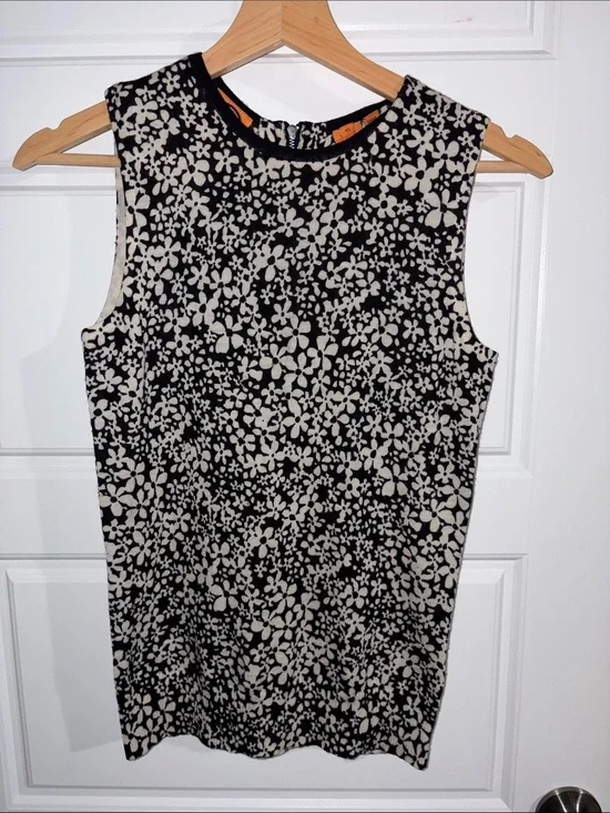 Sleeveless Black and Cream Floral Knit Top